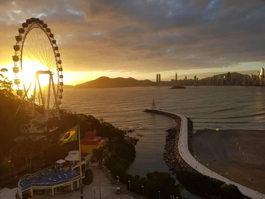 Piscina A Beira-Mar, Tranquilidade E Qualidade No Melhor De Bc Balneário Camboriú Exterior foto