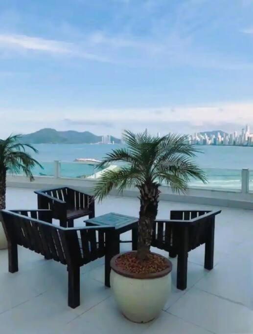 Piscina A Beira-Mar, Tranquilidade E Qualidade No Melhor De Bc Balneário Camboriú Exterior foto