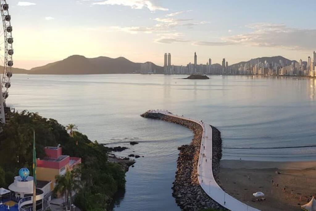 Piscina A Beira-Mar, Tranquilidade E Qualidade No Melhor De Bc Balneário Camboriú Exterior foto